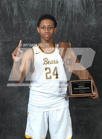 Thumbnail 1 in Mission (CIF State D3 Award Photos) photogallery.