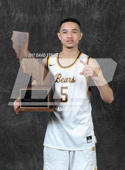 Thumbnail 1 in Mission (CIF State D3 Award Photos) photogallery.