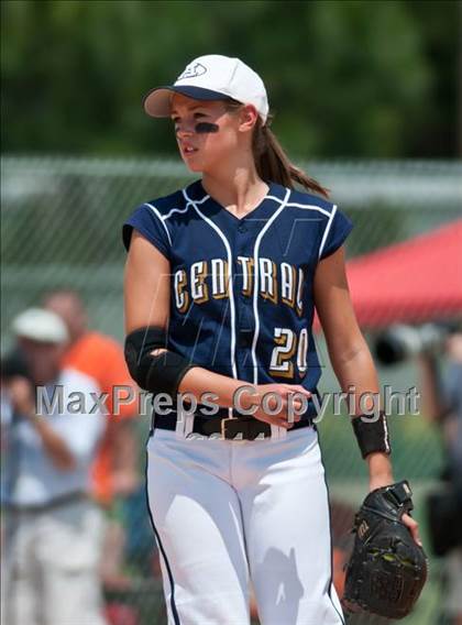 Thumbnail 1 in Alexander Central vs North Davidson (NCHSAA 4A Final) photogallery.