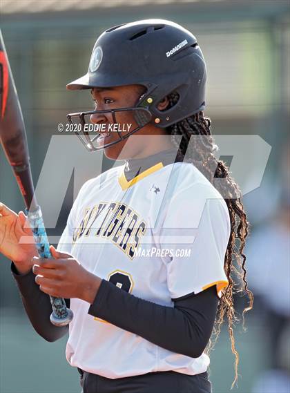 Thumbnail 2 in Mt. Pleasant vs Allen (Allen Tournament) photogallery.