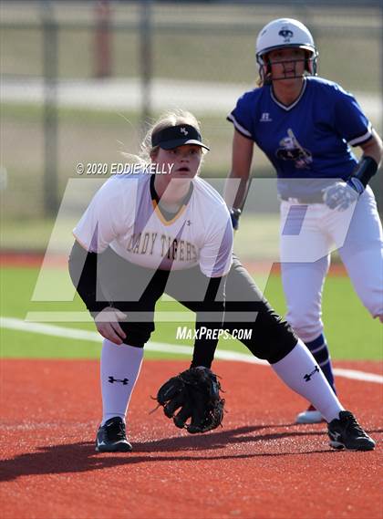 Thumbnail 2 in Mt. Pleasant vs Allen (Allen Tournament) photogallery.
