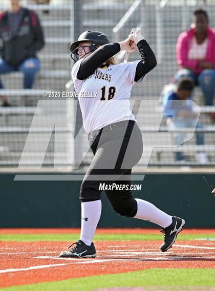 Thumbnail 3 in Mt. Pleasant vs Allen (Allen Tournament) photogallery.