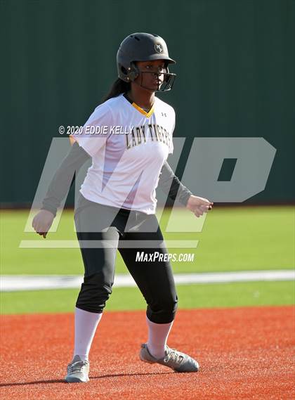 Thumbnail 1 in Mt. Pleasant vs Allen (Allen Tournament) photogallery.