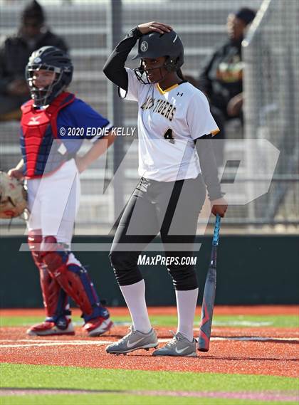Thumbnail 2 in Mt. Pleasant vs Allen (Allen Tournament) photogallery.