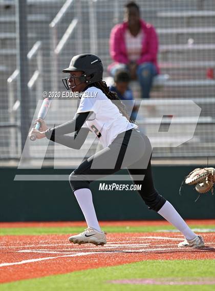 Thumbnail 2 in Mt. Pleasant vs Allen (Allen Tournament) photogallery.