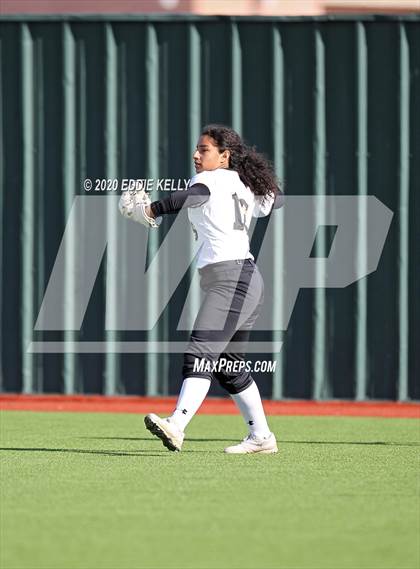 Thumbnail 1 in Mt. Pleasant vs Allen (Allen Tournament) photogallery.
