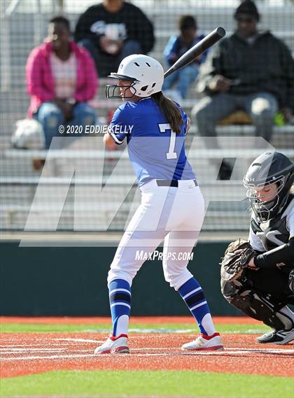 Thumbnail 3 in Mt. Pleasant vs Allen (Allen Tournament) photogallery.