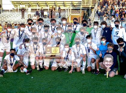 Thumbnail 2 in Maize vs Aquinas (KSHSAA 5A Final) photogallery.