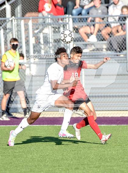 Thumbnail 3 in Maize vs Aquinas (KSHSAA 5A Final) photogallery.