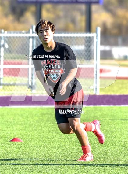 Thumbnail 2 in Maize vs Aquinas (KSHSAA 5A Final) photogallery.