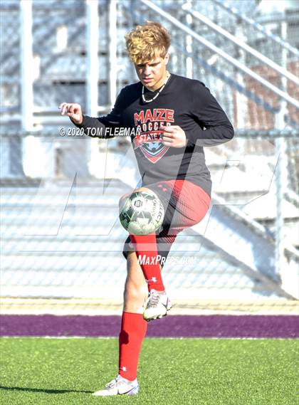 Thumbnail 2 in Maize vs Aquinas (KSHSAA 5A Final) photogallery.