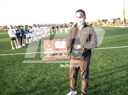 Thumbnail 2 in Maize vs Aquinas (KSHSAA 5A Final) photogallery.