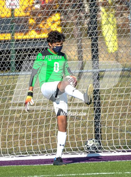 Thumbnail 2 in Maize vs Aquinas (KSHSAA 5A Final) photogallery.