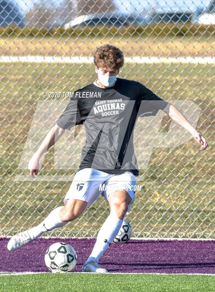 Thumbnail 2 in Maize vs Aquinas (KSHSAA 5A Final) photogallery.