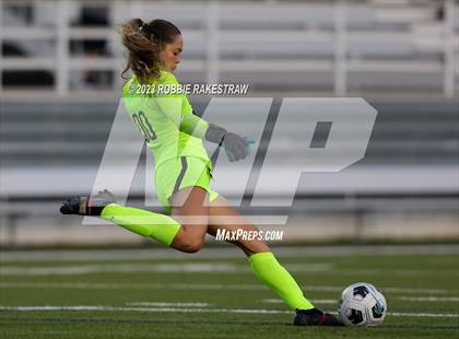 Thumbnail 2 in Wilson vs. Adams (UIL 5A Region II Bi-District Playoff) photogallery.