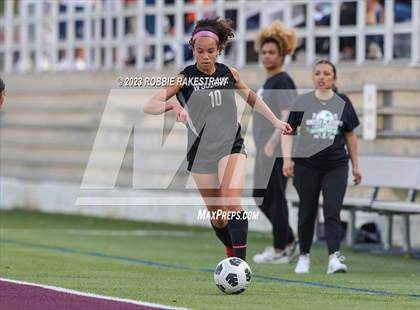 Thumbnail 3 in Wilson vs. Adams (UIL 5A Region II Bi-District Playoff) photogallery.