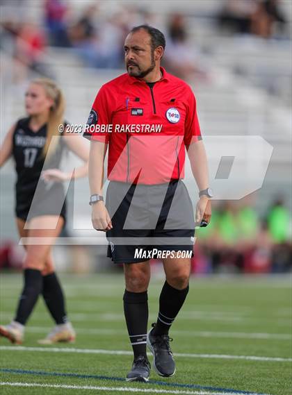 Thumbnail 2 in Wilson vs. Adams (UIL 5A Region II Bi-District Playoff) photogallery.