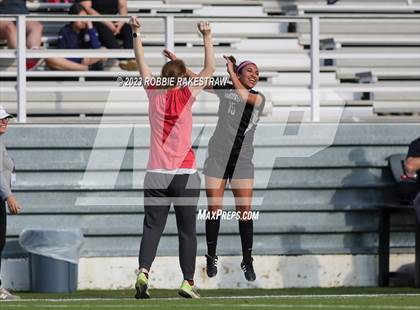 Thumbnail 2 in Wilson vs. Adams (UIL 5A Region II Bi-District Playoff) photogallery.