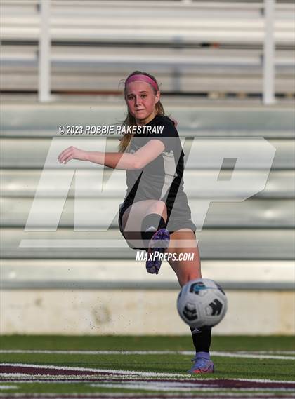 Thumbnail 2 in Wilson vs. Adams (UIL 5A Region II Bi-District Playoff) photogallery.