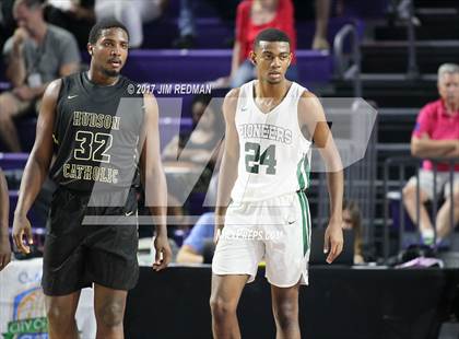 Thumbnail 2 in Hudson Catholic vs. Oak Ridge (City of Palms Classic) photogallery.