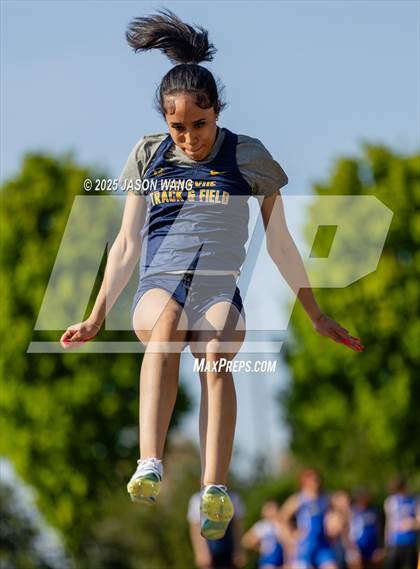 Thumbnail 1 in Bellevue @ Hazen (Long Jump) photogallery.