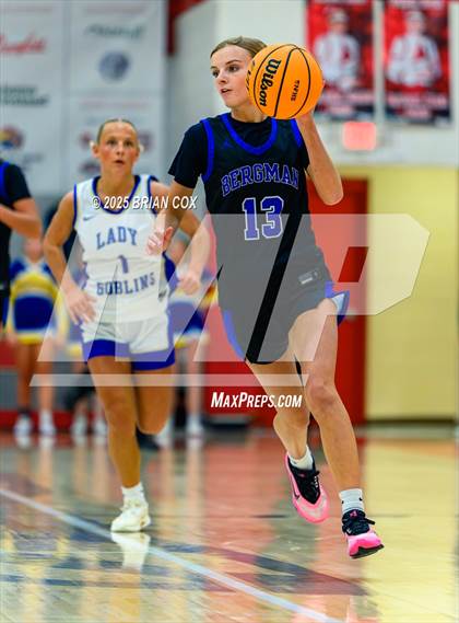 Thumbnail 3 in Harrison vs Bergman (Billy Ply Classic) photogallery.