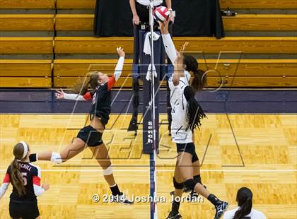 Thumbnail 2 in Clark vs. Churchill photogallery.