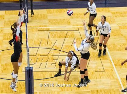 Thumbnail 2 in Clark vs. Churchill photogallery.