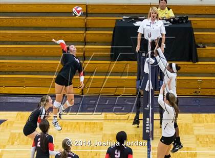 Thumbnail 1 in Clark vs. Churchill photogallery.