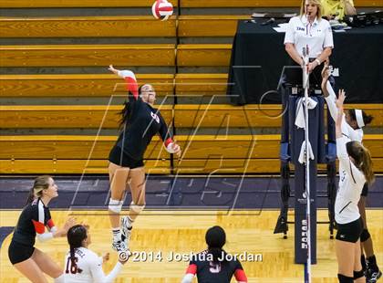 Thumbnail 2 in Clark vs. Churchill photogallery.