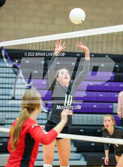 Thumbnail 3 in D'Evelyn vs. Coronado (CHSAA 4A Region 8 Playoff) photogallery.