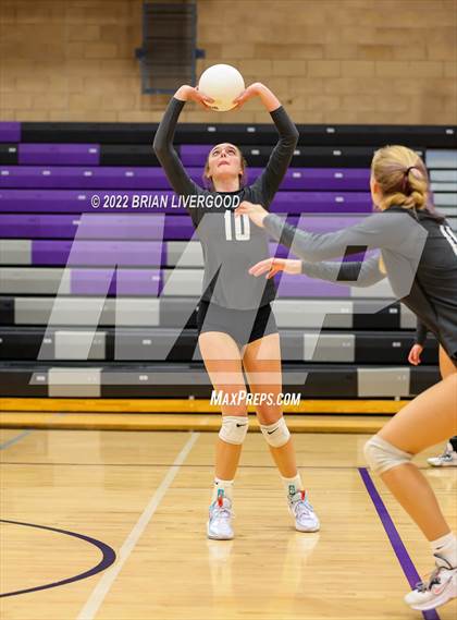 Thumbnail 3 in D'Evelyn vs. Coronado (CHSAA 4A Region 8 Playoff) photogallery.