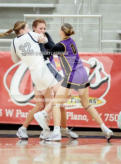 Thumbnail 1 in Richardson vs Flower Mound (UIL 6A Area Playoffs Division1) photogallery.