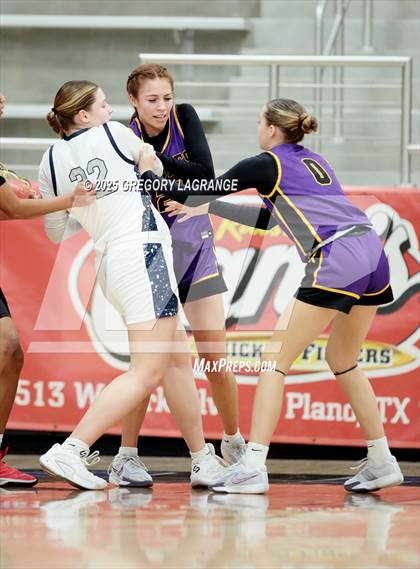 Thumbnail 2 in Richardson vs Flower Mound (UIL 6A Area Playoffs Division1) photogallery.