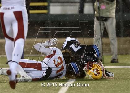 Thumbnail 2 in Bellarmine College Prep vs. Mission Viejo (CIF State Division 1-AA Final) photogallery.