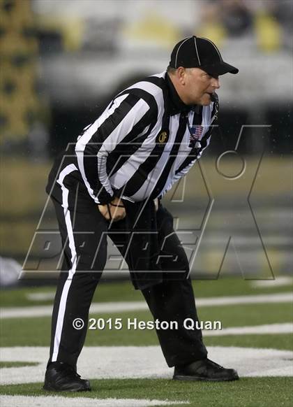 Thumbnail 3 in Bellarmine College Prep vs. Mission Viejo (CIF State Division 1-AA Final) photogallery.