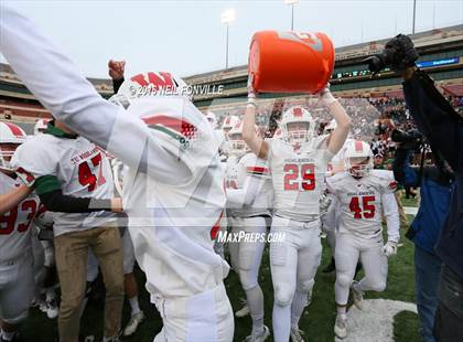 Thumbnail 2 in The Woodlands vs. Allen (UIL 6A Division 1 Semifinal) photogallery.