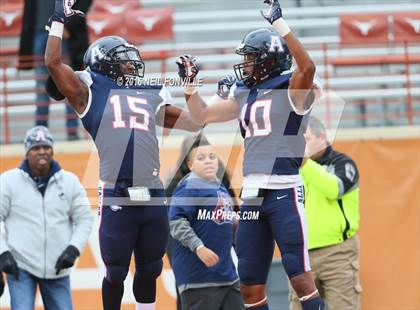 Thumbnail 1 in The Woodlands vs. Allen (UIL 6A Division 1 Semifinal) photogallery.