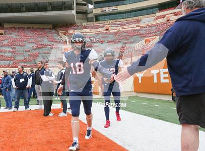 Thumbnail 2 in The Woodlands vs. Allen (UIL 6A Division 1 Semifinal) photogallery.