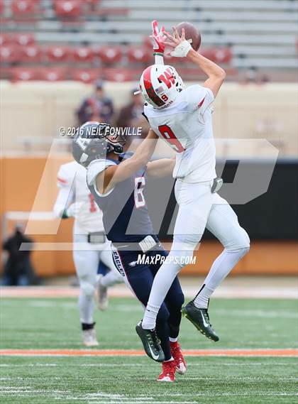 Thumbnail 3 in The Woodlands vs. Allen (UIL 6A Division 1 Semifinal) photogallery.