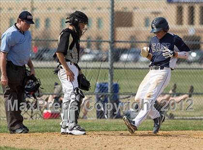 Thumbnail 2 in Oswego East vs. Streamwood photogallery.