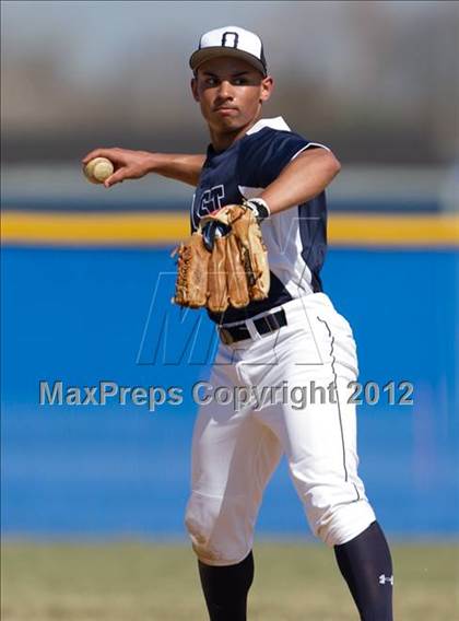 Thumbnail 1 in Oswego East vs. Streamwood photogallery.