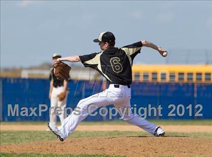 Thumbnail 2 in Oswego East vs. Streamwood photogallery.