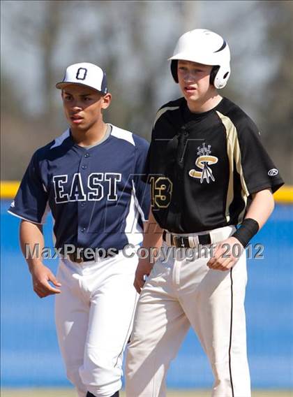 Thumbnail 3 in Oswego East vs. Streamwood photogallery.