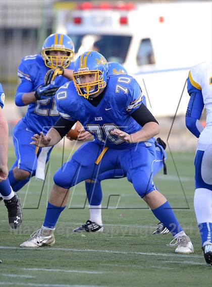 Thumbnail 3 in Maine-Endwell vs. Alden (NYSPHSAA Class B Semifinal) photogallery.