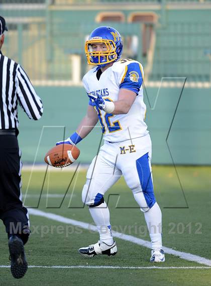 Thumbnail 3 in Maine-Endwell vs. Alden (NYSPHSAA Class B Semifinal) photogallery.
