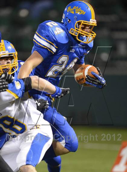 Thumbnail 3 in Maine-Endwell vs. Alden (NYSPHSAA Class B Semifinal) photogallery.