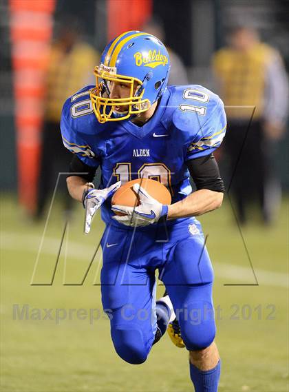 Thumbnail 2 in Maine-Endwell vs. Alden (NYSPHSAA Class B Semifinal) photogallery.