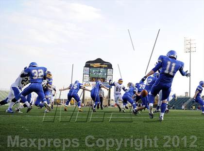 Thumbnail 1 in Maine-Endwell vs. Alden (NYSPHSAA Class B Semifinal) photogallery.
