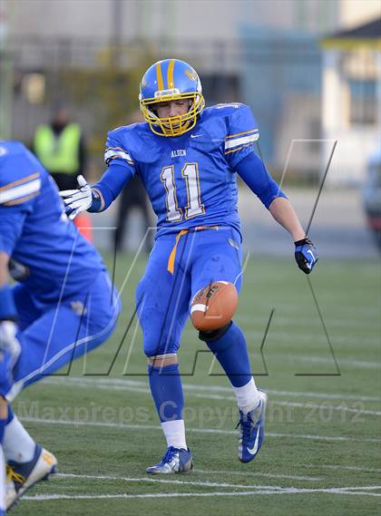Thumbnail 1 in Maine-Endwell vs. Alden (NYSPHSAA Class B Semifinal) photogallery.